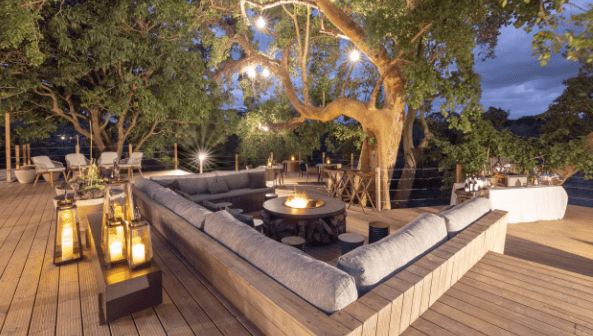 Premium safari lodge with elevated deck